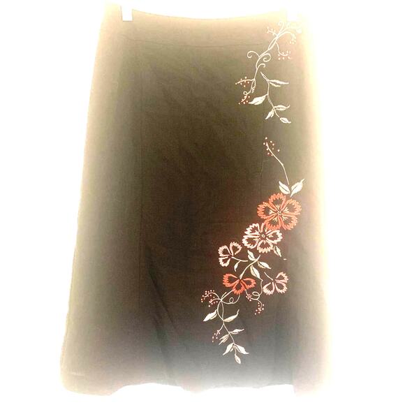 Ann Taylor Artsy Wool Skirt 4P Black Embroidered Floral A Line Side Zip Boho - Picture 1 of 9